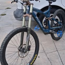 Specialized, Downhill Full Suspension Muntain Bike.