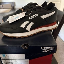 Womens Reebok Sneakers- Size 9