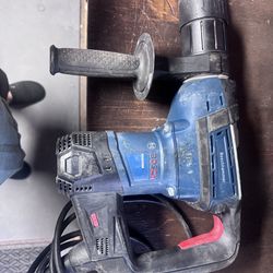 RH540M Bosch rotary hammer drill