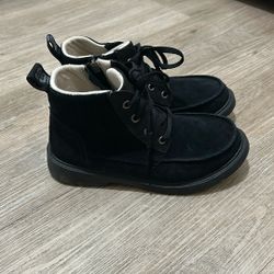 UGG boots Boys Size 4
