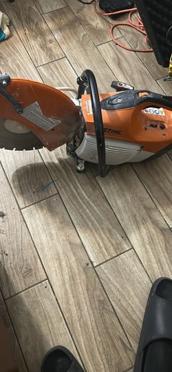Concrete saw
