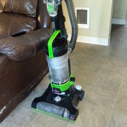 Bissell Power Force Rewind Upright Bagless Vacuum 