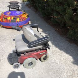 Jazzy powered chair. FREE!!!