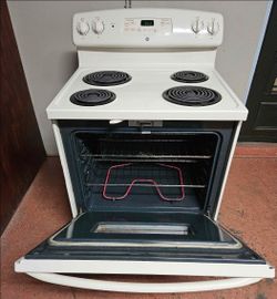 ✨️💥🔆GE🔆💥✨️ Bisque Coil Top Stove in Great Condition