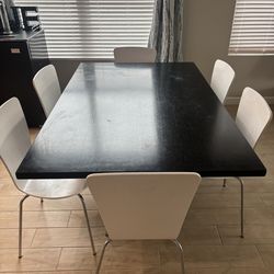 Kitchen table with 6 chairs