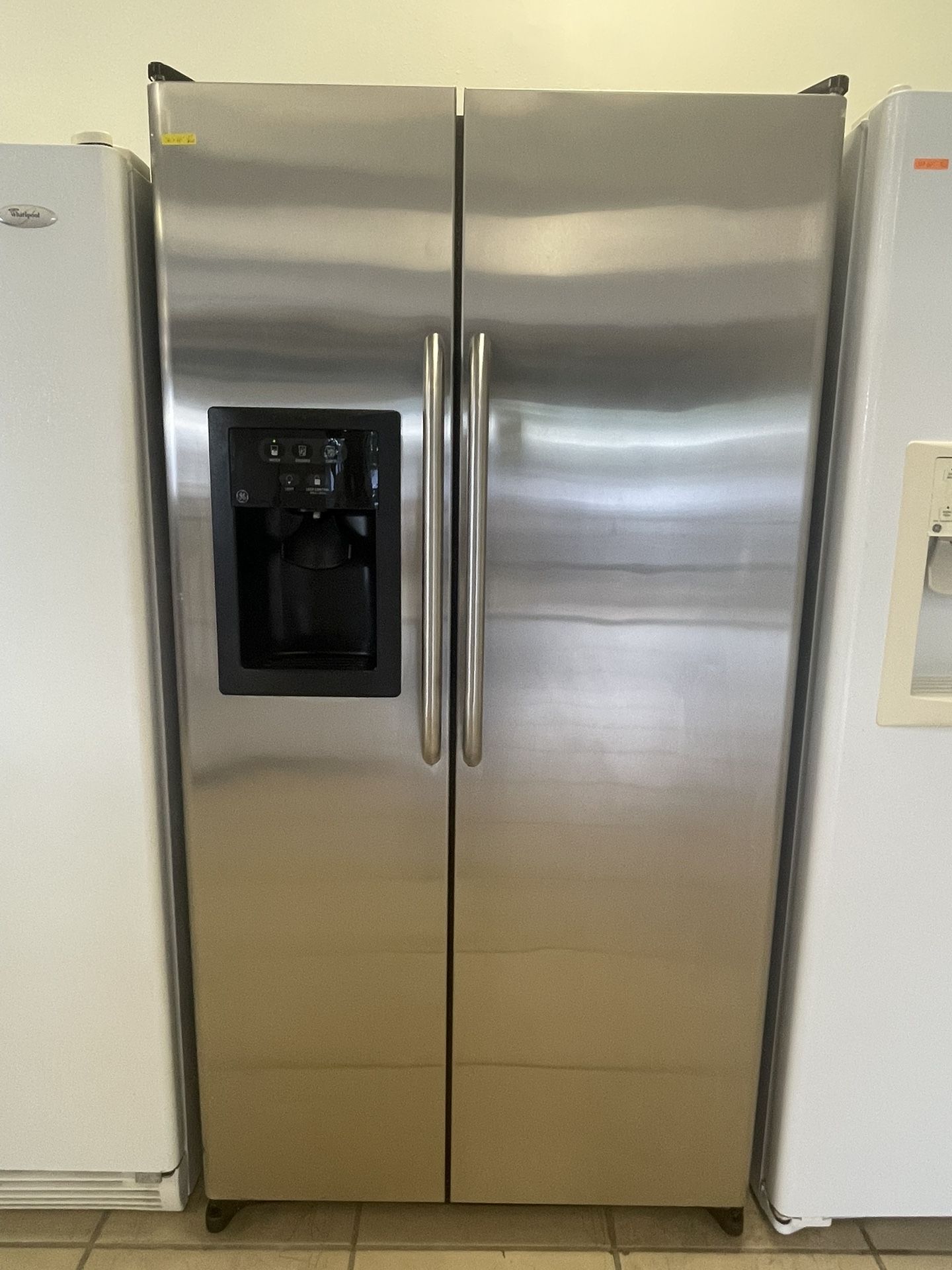 GE SIDE BY SIDE FRIDGE STAINLESS STEEL 