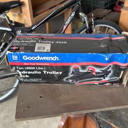 Goodwrench 2 ton hydraulic  jack