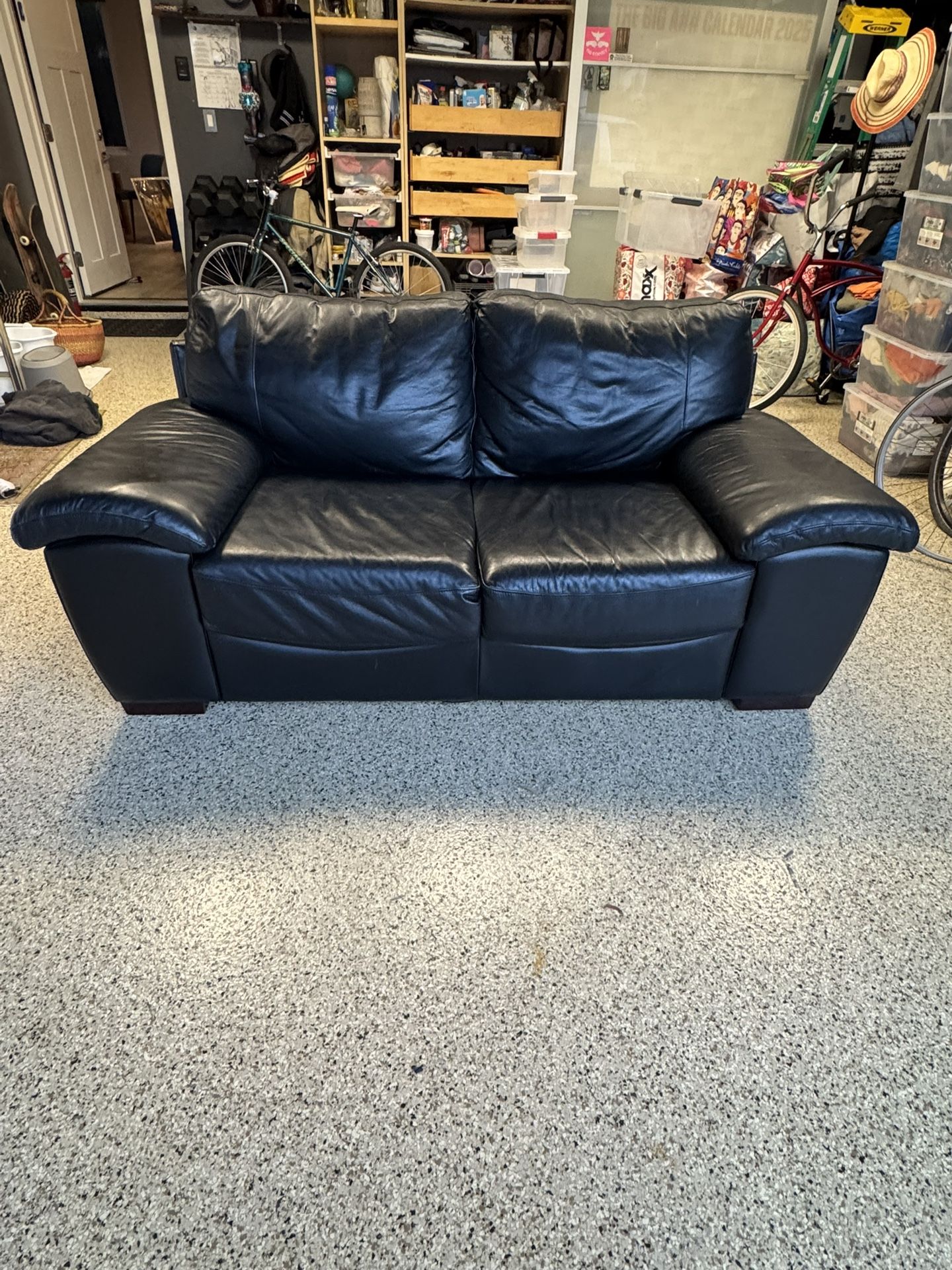 Leather sofa 