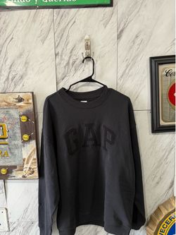 GAP CREWNECK