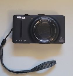 Nikon Coolpix S9300 Digital Camera Black Tested Working W/ 2 Batteries, Charger, SD Card, Manual and Pouch