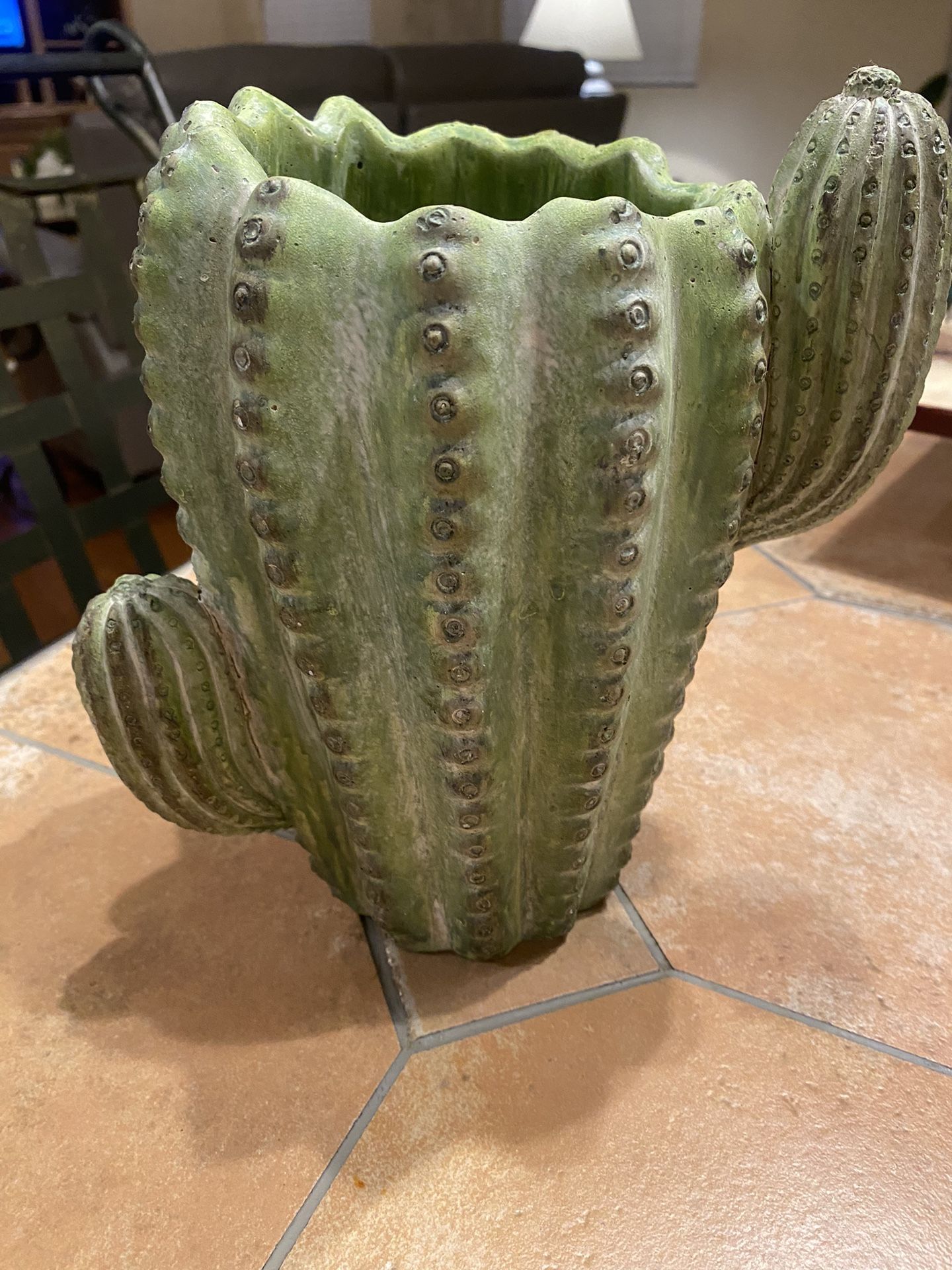 Southwest Saguaro Cactus planter / flower pot with plastic insert. 9x7 inches. Fun accent piece!