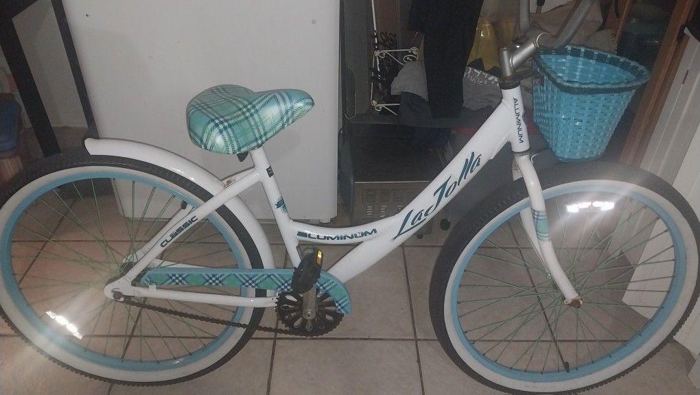 Girls Beach Cruiser Ridden 6 Times