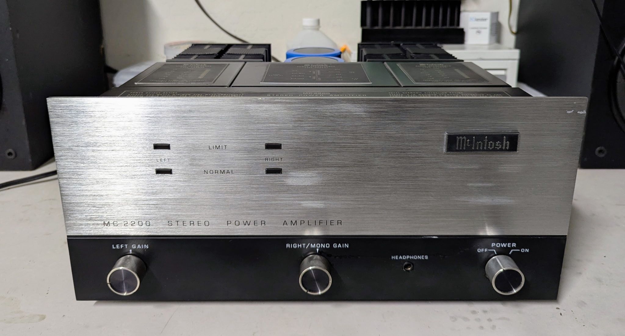 McIntosh MC 2200 Vintage Amplifiers