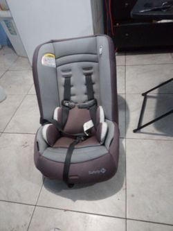 Large   car seat  gray/ black