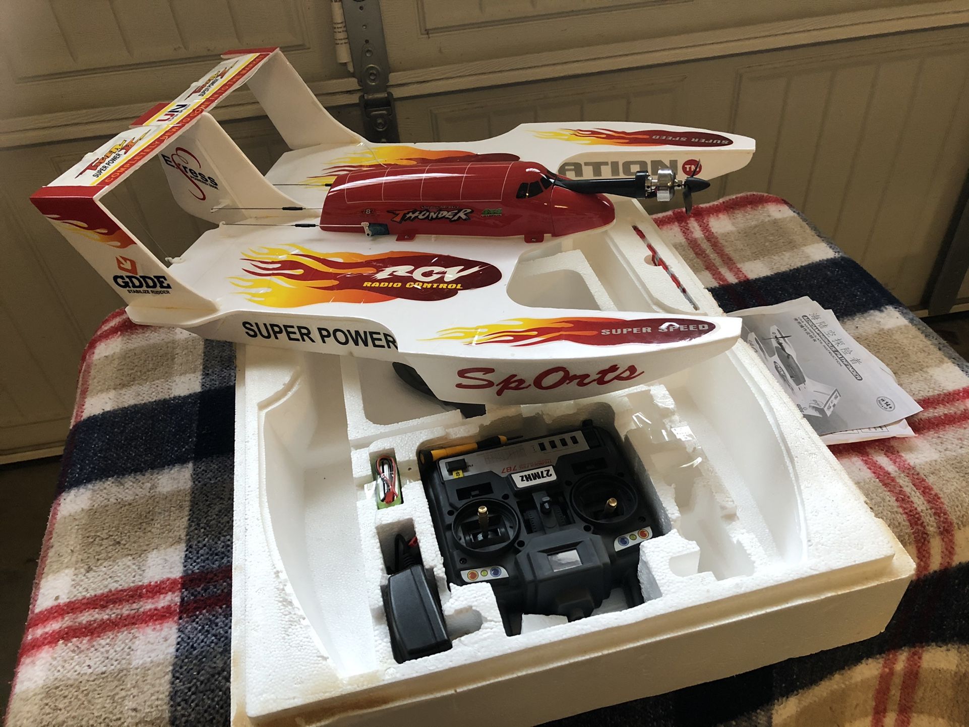 RCV Radio Control Boat - shadow breaker thunder 787