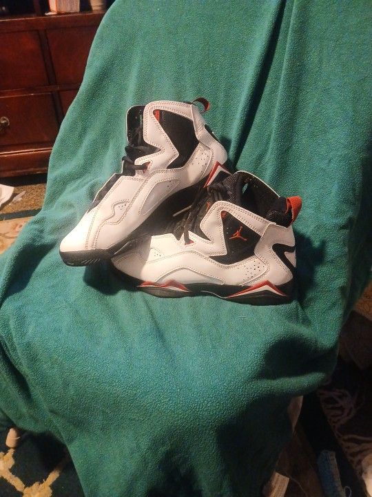 True Flight Jordan's Size 7