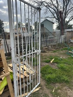 Nice Doors Everything For $300 Firm On Price