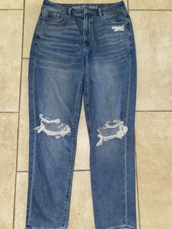 NEW American Eagle Mom jeans