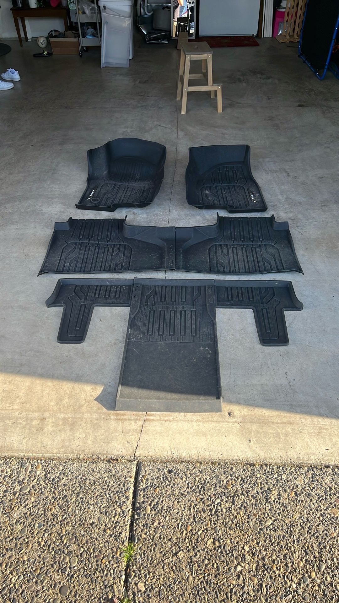 GMC Yukon 2024 All Weather Mats