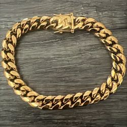 10mm Miami Cuban Link 8.5” Bracelet 18k Gold over Stainless Steel - Classic & Bold