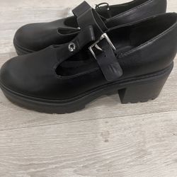 Women’s Shoes Size 10 Black Pick Up Only No Delivery 