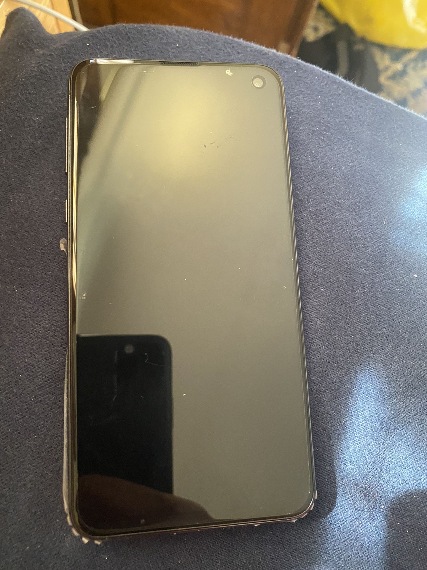 Samsung S10e