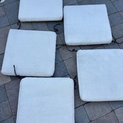 5 Piece Outdoor Patio Furniture Cushions in White  Located in concord  Very good condition  No damages Covers are removable   Measures 18” x 18”  $50 