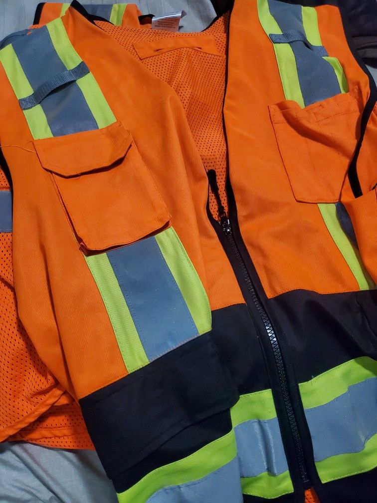 Safety Vest XXL/3XL (1 Left)