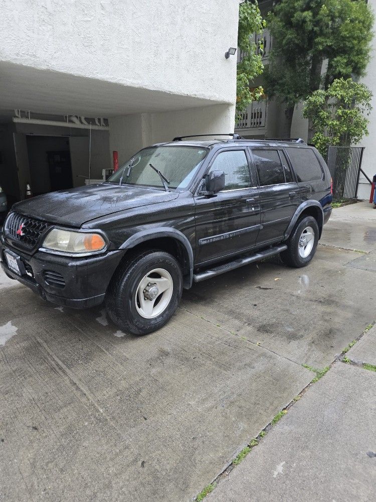 2000 Mitsubishi Montero