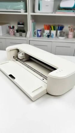 Cricut explore 5 bundle  Cutting Machine White
