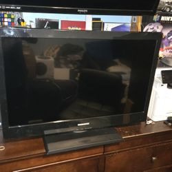 Magnavox 32-inch LCD HDTV
