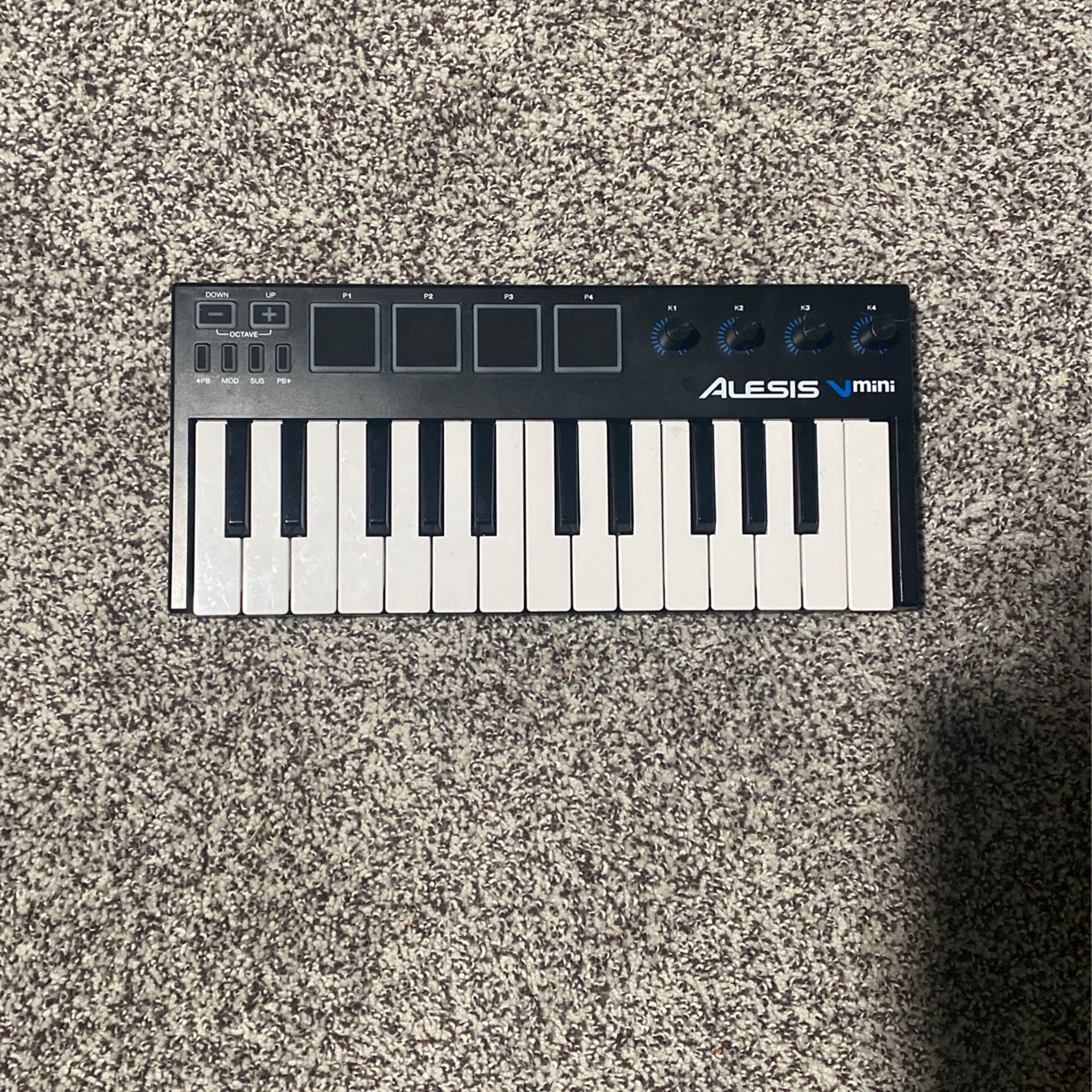 Alesis Vmini small keyboard for music