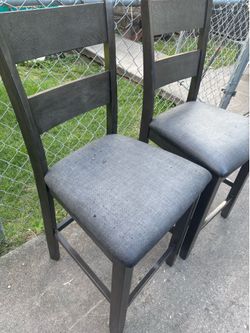 2 high chairs