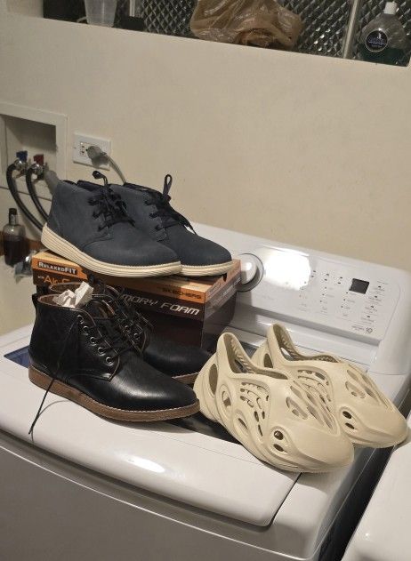 Men's shoe sizes 10, 9.5, and 8.5 ( Read full description)