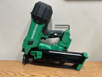 Metabo NR1890DRA HPT Multi-Volt 3-1/2-in 21 -Degree Cordless Roundhead Framing Nailer