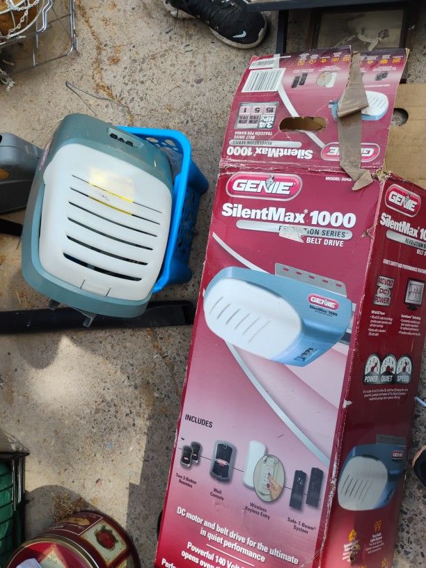 Geni Garage Door Opener. Silent Max 1000