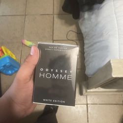 Odyssey homme white edition