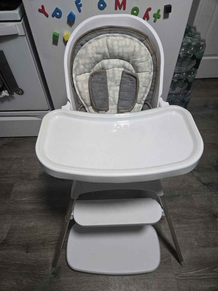 Safety 1st Rotating High Chair 