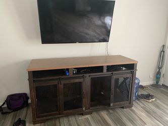 Large dog crate / tv stand