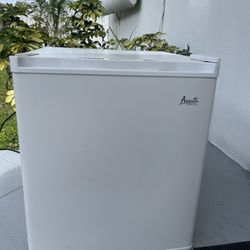 Avanti Mini Fridge