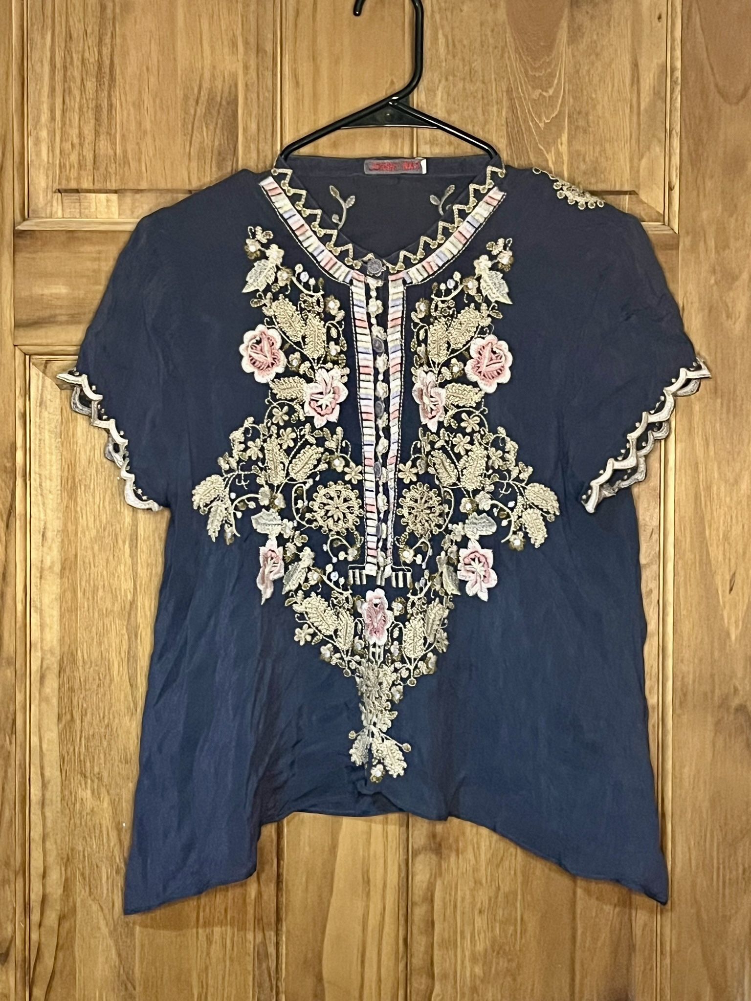 Johnny Was Women’s Embroidered Floral Top Size M