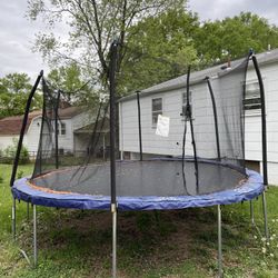 Trampoline 