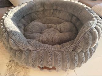 22" Plush Calming Dog Bed – Ultra Soft Round Pet Bed, Non-Slip Bottom, Gray