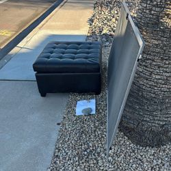 Feee Ottoman, And Screen Door