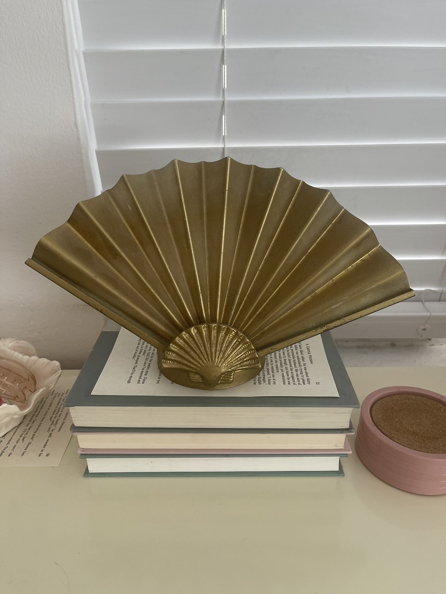 Vintage Seashell Gold Brass Fan Tea Light Candle Holder