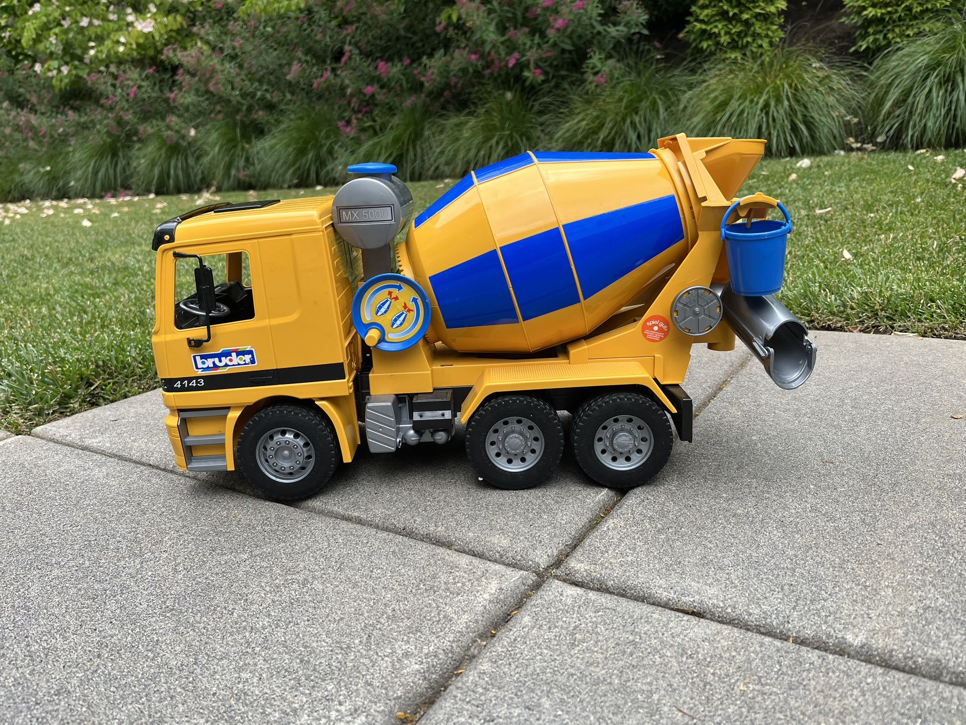 Bruder Trucks Cement Mixer