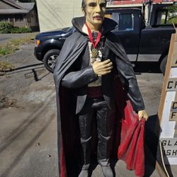 Vtg 6ft Dracula!!!