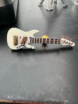 Miniature White Electric Guitar Figurine Gold Black Metal Music Theme Mini
