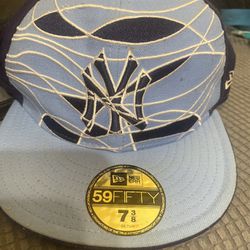 New York Yankees Hat. New Era 59FIFTY 7 3/8, Light And Dark Blue
