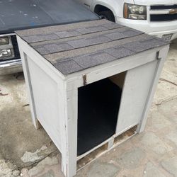 XL dog house 